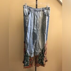 YOUNG THREADS NWT Pants Denim Printed Gauze Bottom Size Medium